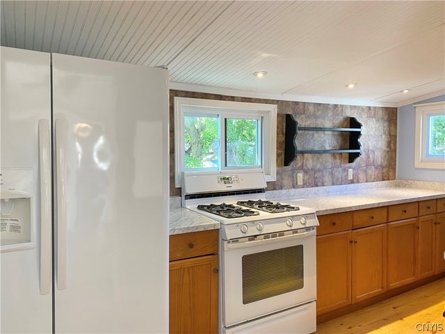 142 East Oneida Street, Oswego, NY 13126