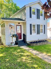 142 East Oneida Street, Oswego, NY 13126