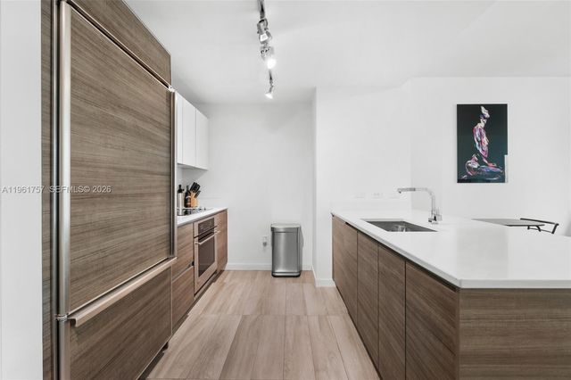 1100 S Miami Ave 1602, Miami, FL 33130