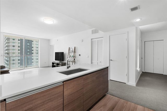 1100 S Miami Ave 1602, Miami, FL 33130