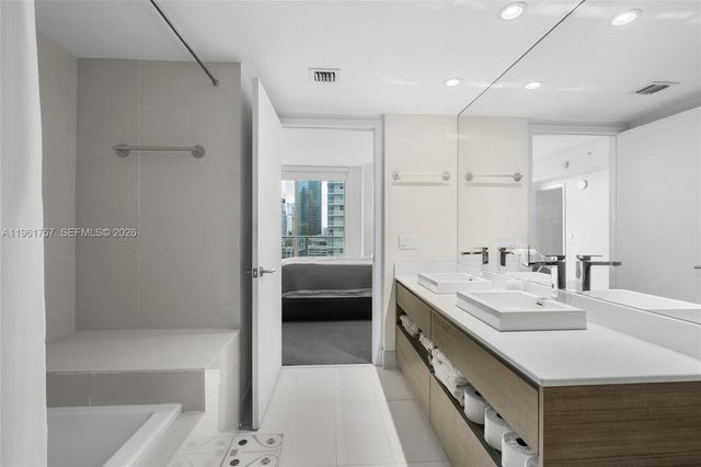 1100 S Miami Ave 1602, Miami, FL 33130