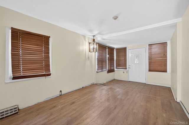 500 Pershing Boulevard, Rockville Centre, NY 11570