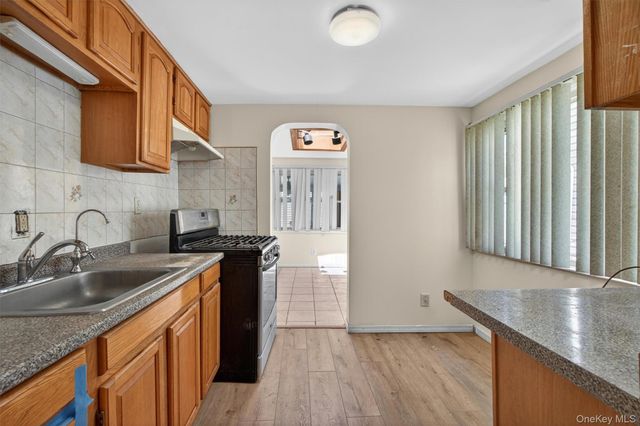 500 Pershing Boulevard, Rockville Centre, NY 11570