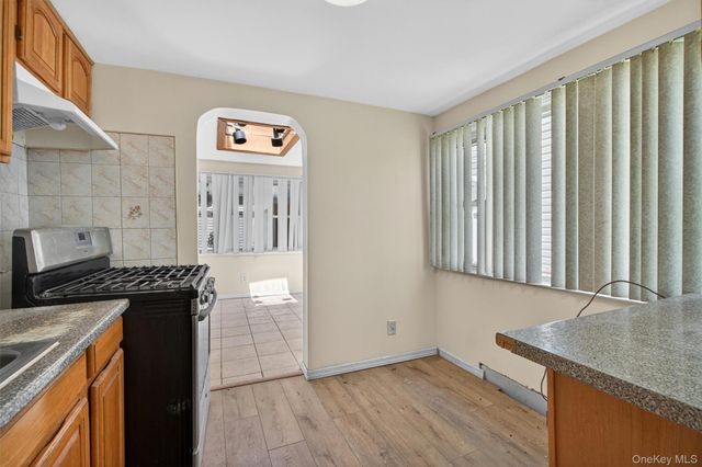 500 Pershing Boulevard, Rockville Centre, NY 11570