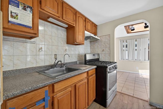 500 Pershing Boulevard, Rockville Centre, NY 11570