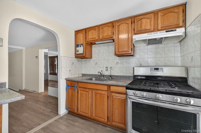 500 Pershing Boulevard, Rockville Centre, NY 11570