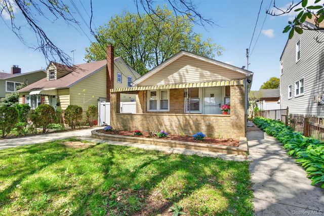 500 Pershing Boulevard, Rockville Centre, NY 11570
