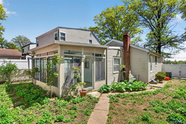 500 Pershing Boulevard, Rockville Centre, NY 11570