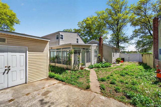 500 Pershing Boulevard, Rockville Centre, NY 11570