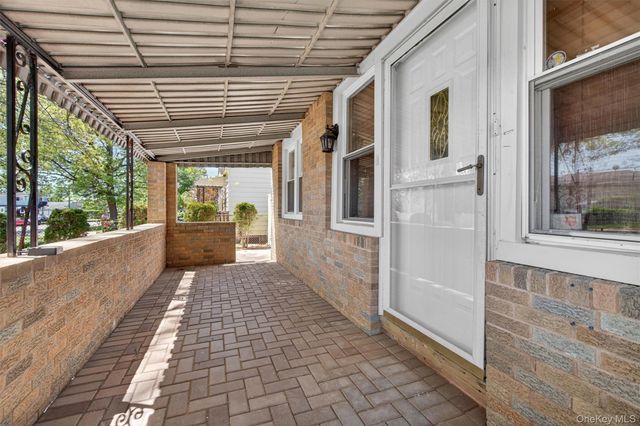 500 Pershing Boulevard, Rockville Centre, NY 11570