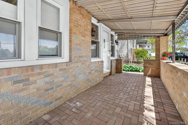 500 Pershing Boulevard, Rockville Centre, NY 11570