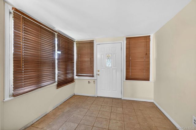 500 Pershing Boulevard, Rockville Centre, NY 11570