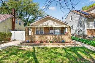 500 Pershing Boulevard, Rockville Centre, NY 11570