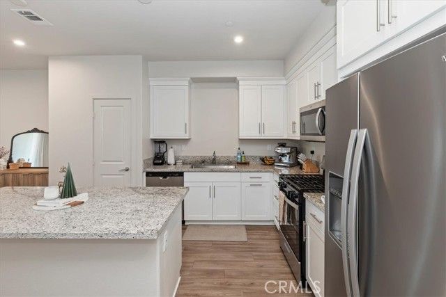 129 Dove Lndg, Covina, CA 91722