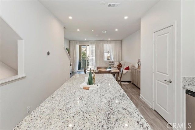 129 Dove Lndg, Covina, CA 91722