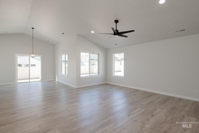 2433 N Silver Wolf Ave, Star, ID 83669