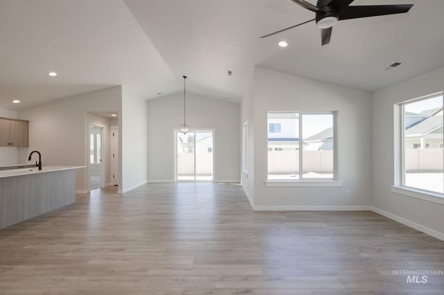 2433 N Silver Wolf Ave, Star, ID 83669