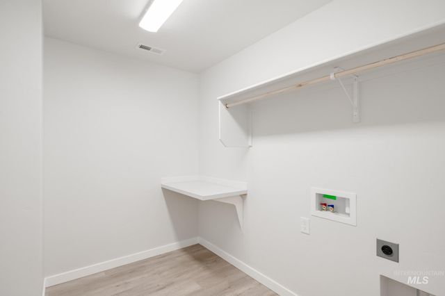 2433 N Silver Wolf Ave, Star, ID 83669