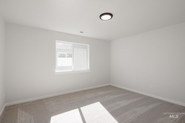 2433 N Silver Wolf Ave, Star, ID 83669