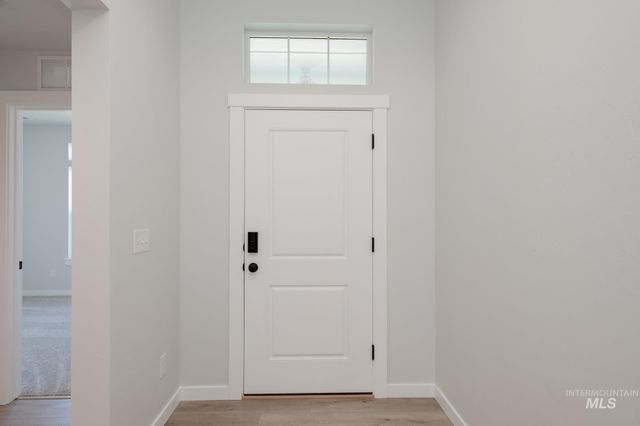 2433 N Silver Wolf Ave, Star, ID 83669