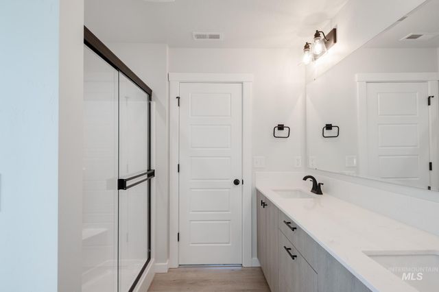 2433 N Silver Wolf Ave, Star, ID 83669