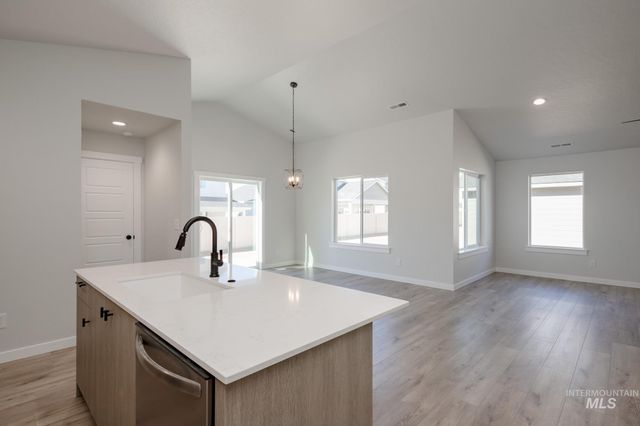 2433 N Silver Wolf Ave, Star, ID 83669