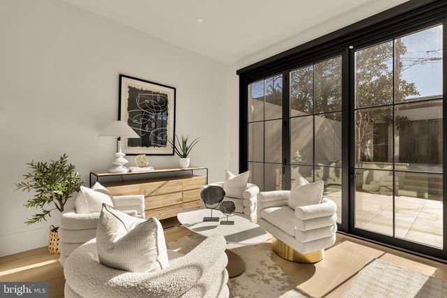 639 E ST SE, Washington, DC 20003