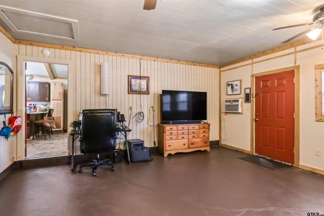 614 Maple, Cushing, TX 75760