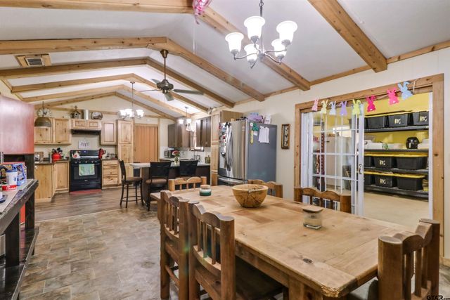 614 Maple, Cushing, TX 75760