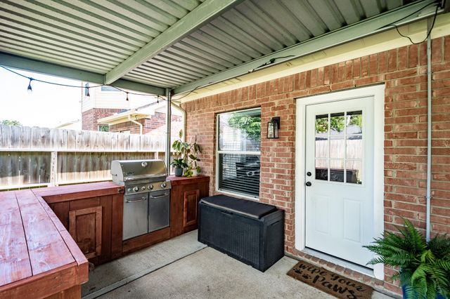 3748 Armand Drive, Dickinson, TX 77539