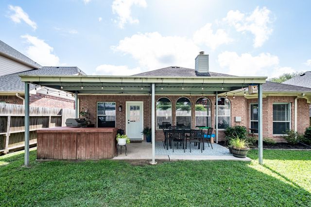 3748 Armand Drive, Dickinson, TX 77539
