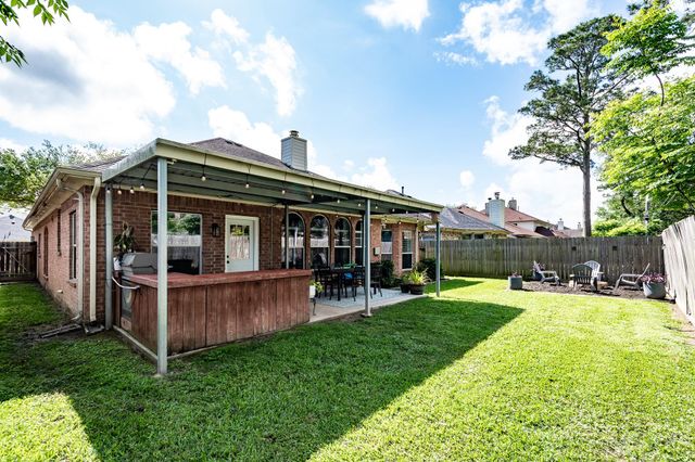 3748 Armand Drive, Dickinson, TX 77539