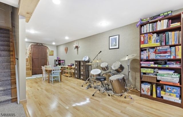 8 Stacy Ln, Bernards Twp., NJ 07920