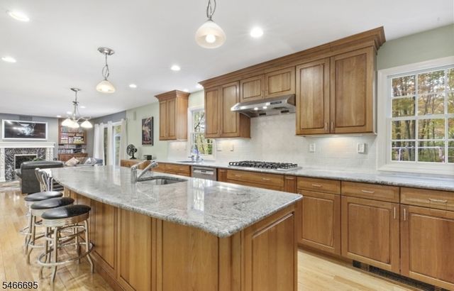 8 Stacy Ln, Bernards Twp., NJ 07920