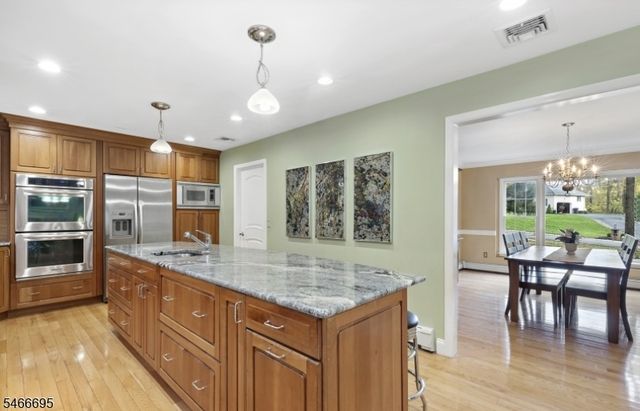 8 Stacy Ln, Bernards Twp., NJ 07920