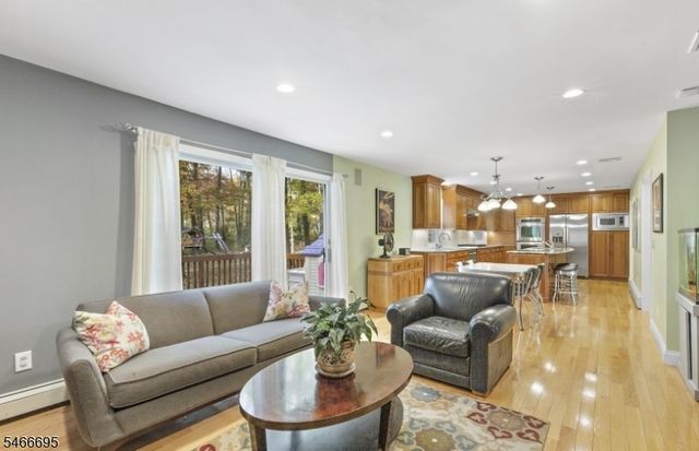 8 Stacy Ln, Bernards Twp., NJ 07920