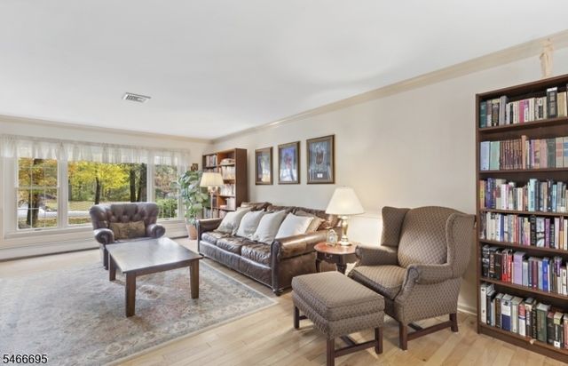 8 Stacy Ln, Bernards Twp., NJ 07920
