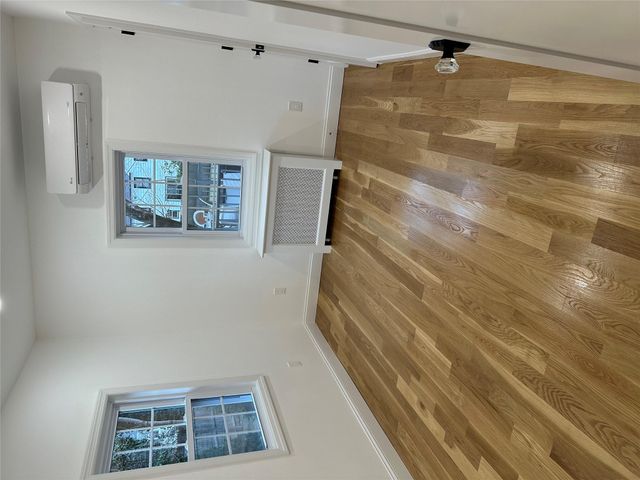 61 Oakland Avenue, Port Washington, NY 11050