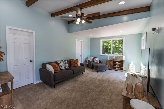 590 Pear Drive, Akron, OH 44319