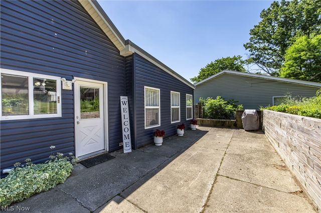 590 Pear Drive, Akron, OH 44319