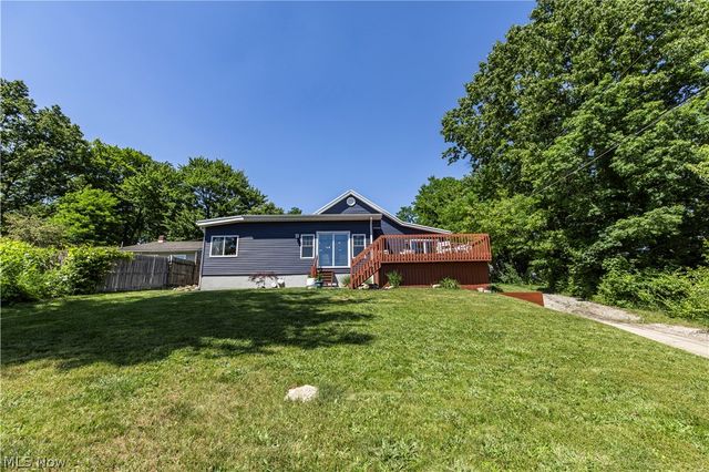 590 Pear Drive, Akron, OH 44319