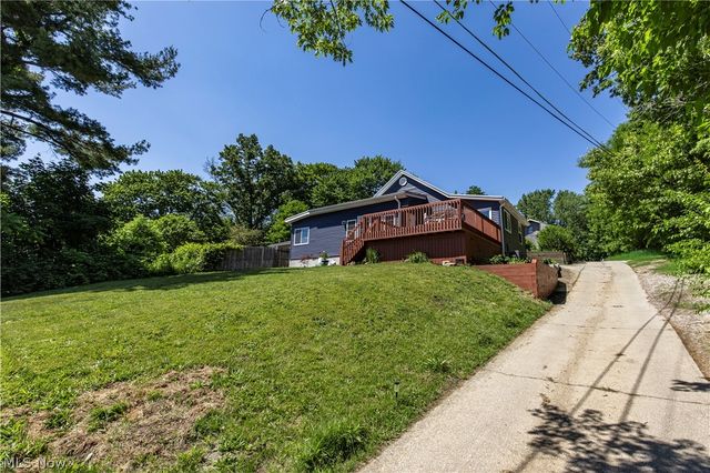 590 Pear Drive, Akron, OH 44319