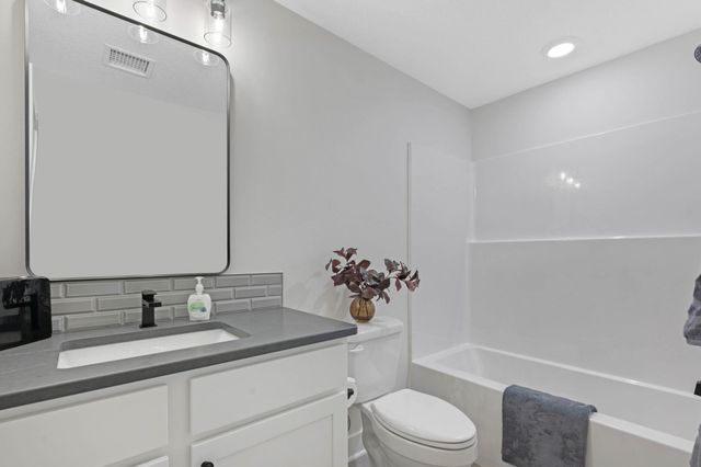 8513 W Pebble St, Maize, KS 67101