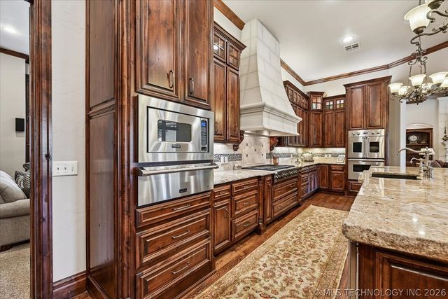 5909 W Twin Oaks Street, Broken Arrow, OK 74011