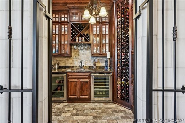 5909 W Twin Oaks Street, Broken Arrow, OK 74011