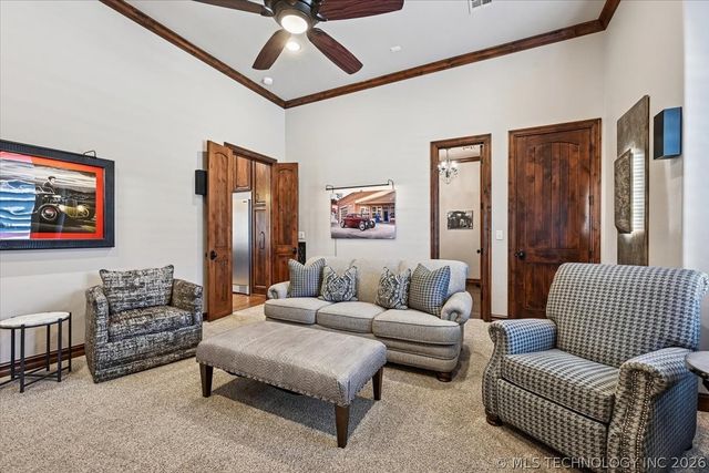 5909 W Twin Oaks Street, Broken Arrow, OK 74011