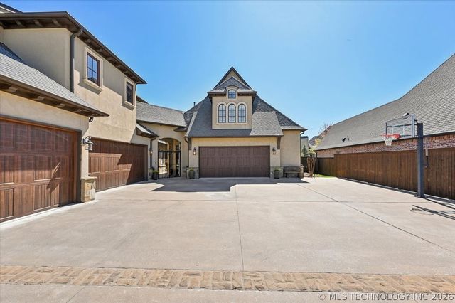 5909 W Twin Oaks Street, Broken Arrow, OK 74011