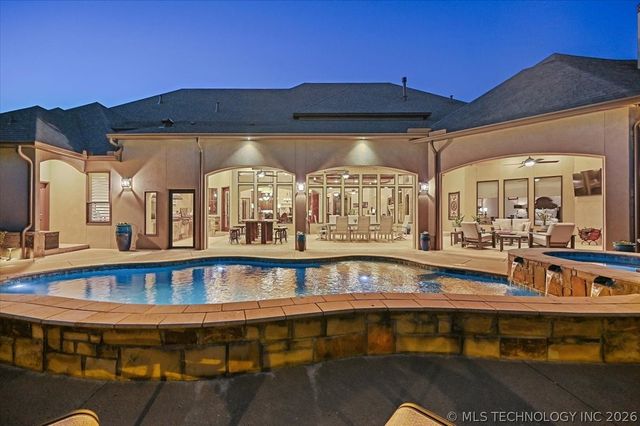 5909 W Twin Oaks Street, Broken Arrow, OK 74011