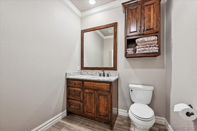 5909 W Twin Oaks Street, Broken Arrow, OK 74011