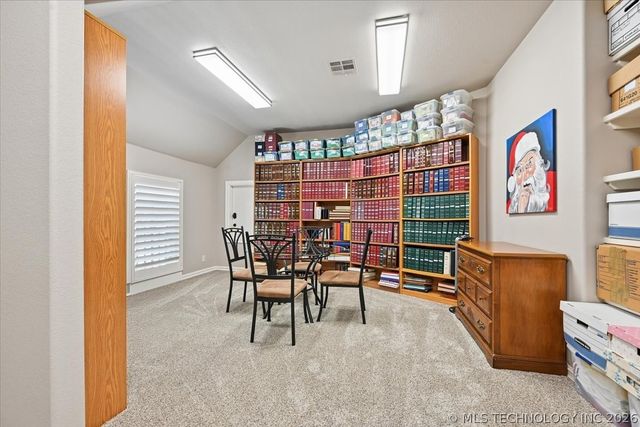 5909 W Twin Oaks Street, Broken Arrow, OK 74011